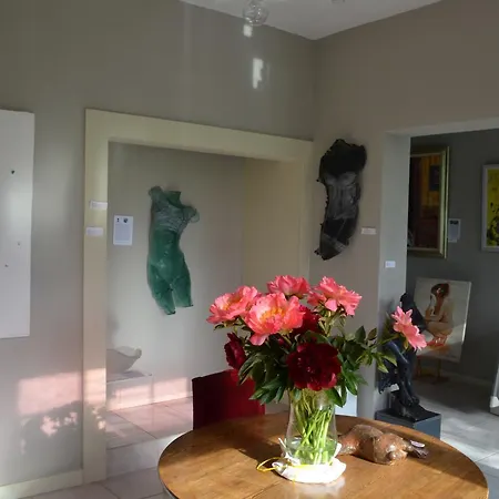 Art+bed And Breakfast