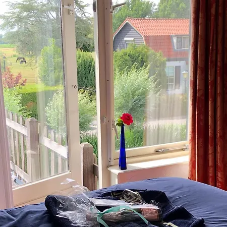 Art+bed And Breakfast * 's-Graveland
